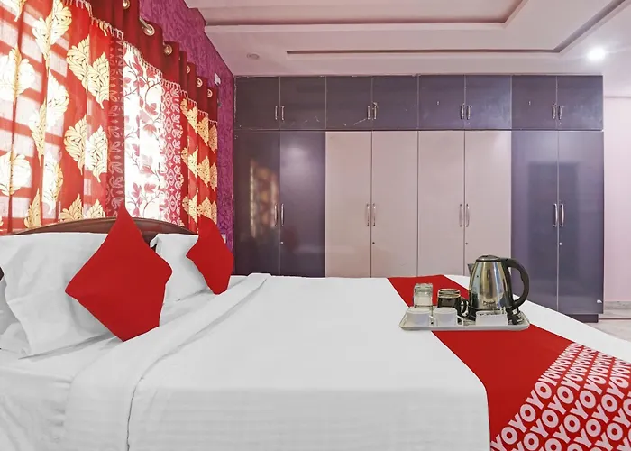 Hotel O Royal Stay Near Mantra Mall